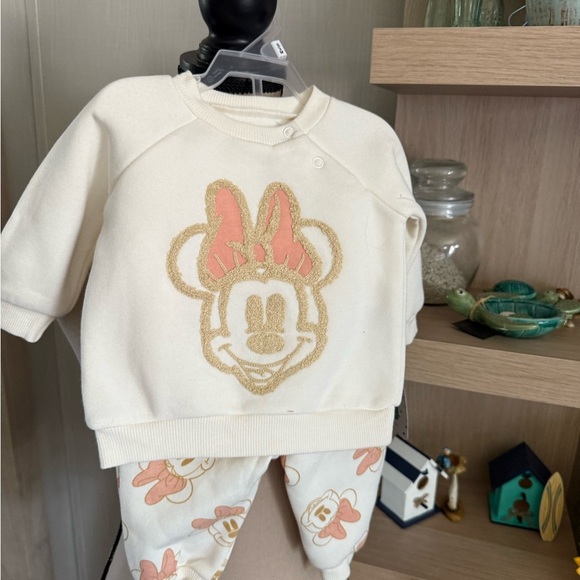 Disney Baby Cream and Tan Fabric with Bear Design - Picture 4 of 5